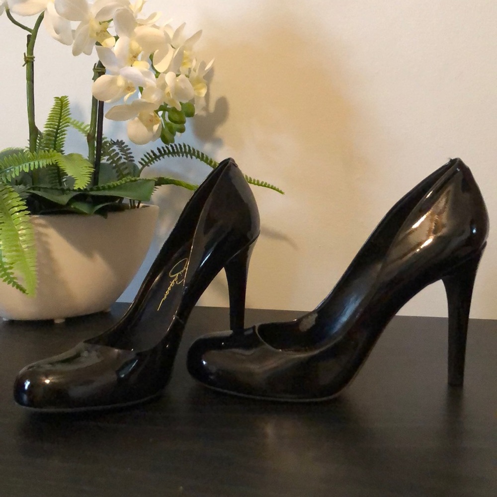 Jessica Simpson black heels